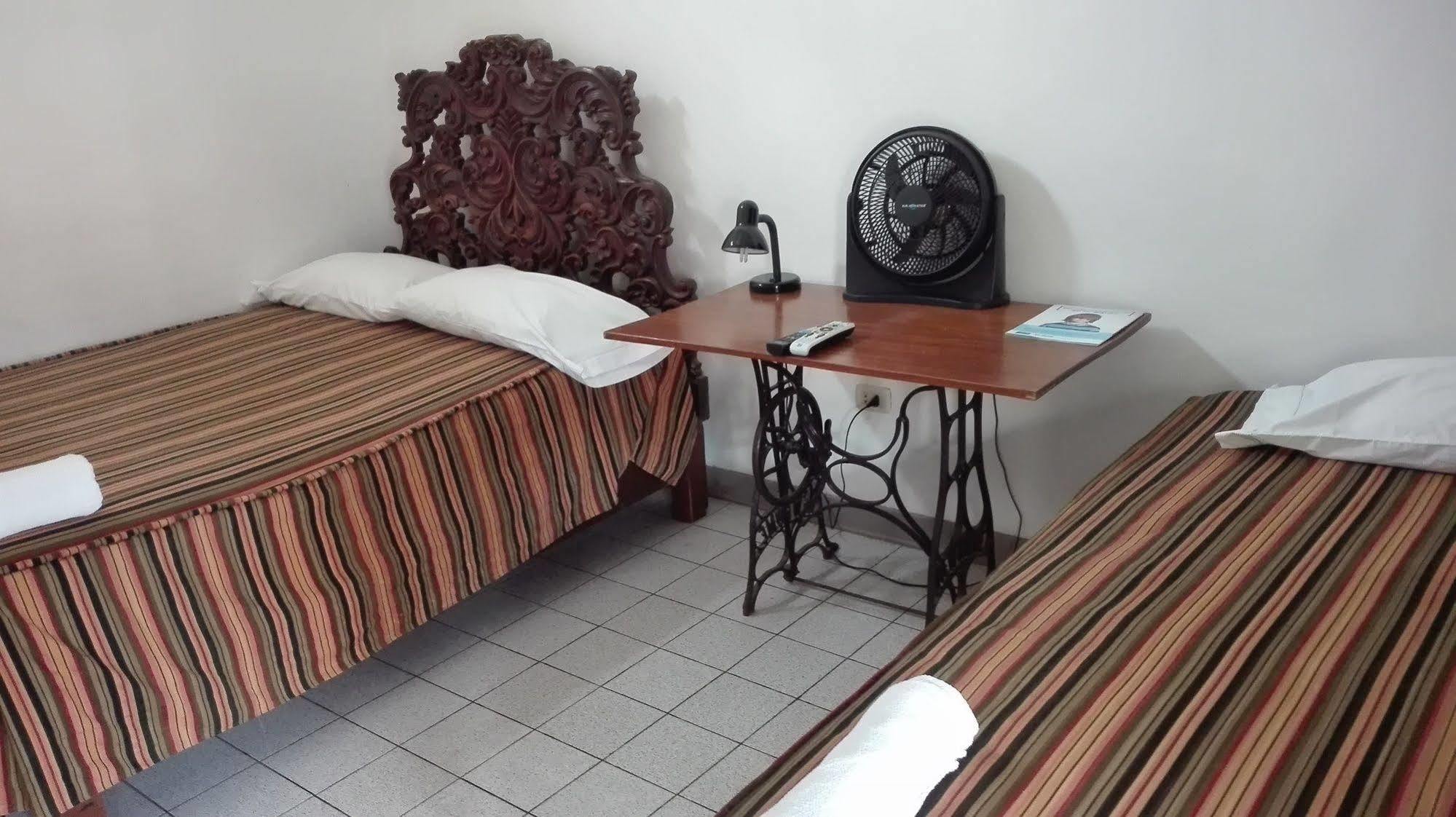 Hotel El Huarango Ica Luaran gambar